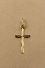 Prívesok- gravírovaný kríž- žlté zlato- 14 karátov