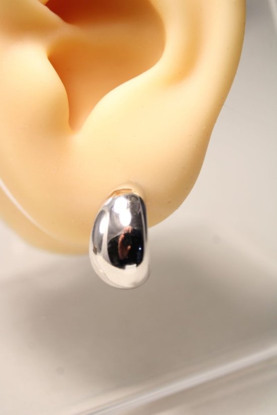 Rhódiované strieborné náušnice hladká kvapka, puzetky, 3,45g, 925/1000 - Materiál: Rhodiované striebro, Váha (g): 3,45, Rýdzosť: STRIEBRO 925/1000