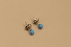 Náušnice - guličky - modrý opál - puzetky - rhodium - striebro