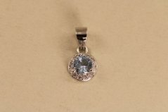 Prívesok- modrý kameň- číre zirkóny- rhódiované striebro