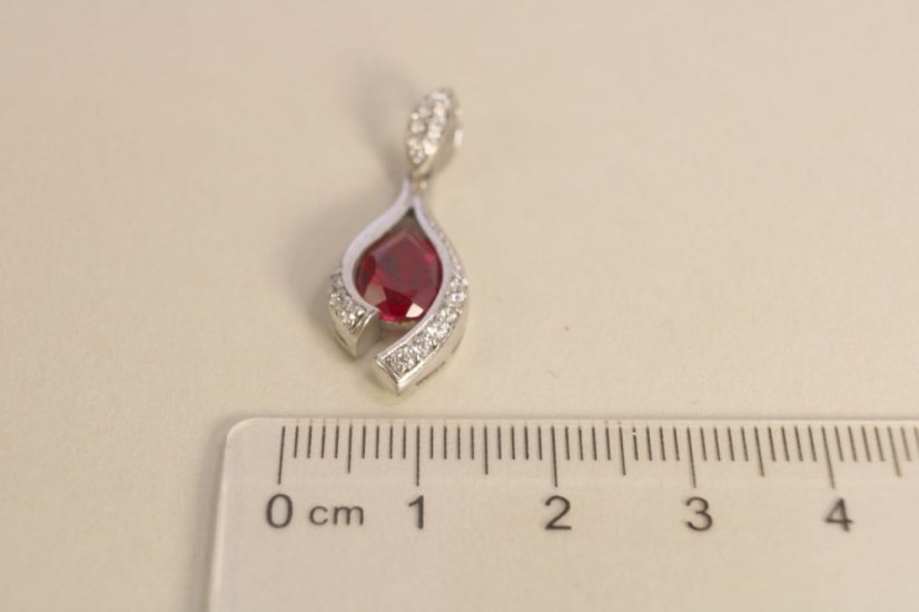Prívesok-oko-rúžový zirkón-striebro-rhodium
