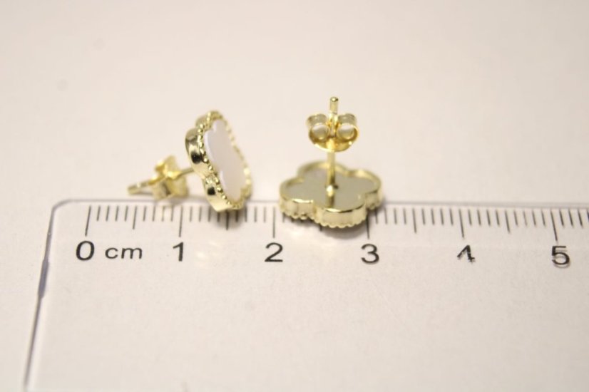Strieborné pozlátené náušnice ďatelinka s perleťou, puzetky, 2,26 g, 925/1000