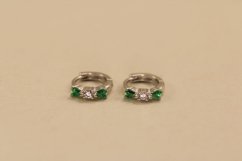Náušnice -zelené zirkóny-zacvakávacie zapínanie-rhodium-striebro