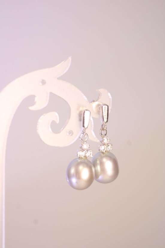 Náušnice- číre zirkóny- sivá perla- puzetky- biele zlato