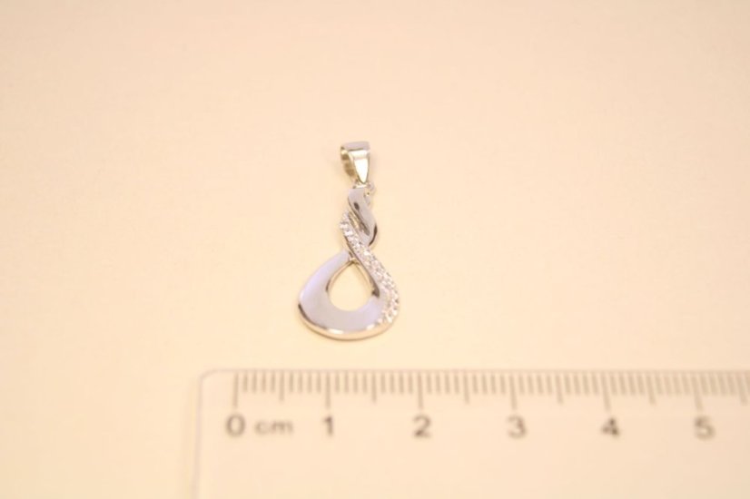 Strieborný prívesok v tvare slzy s čírymi zirkónmi, rhodiované striebro, 1,63g, 925/1000 - Materiál: Rhodiované striebro, Druh kameňa: ZIRKÓN, Farba kameňa: Číry, Váha (g): 1,63, Rýdzosť: STRIEBRO 925/1000