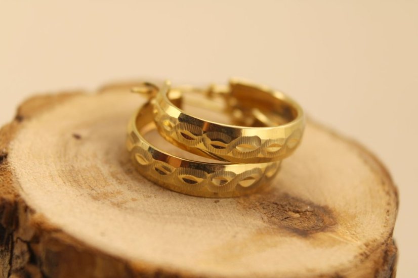 Náušnice gravírované kruhy-žlté zlato-14 karátov - Farba zlata: Žltá, Váha (g): 2,43, Rýdzosť: 14 karátov 585/1000, Dámske/Pánske: Dámske