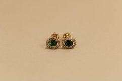 Smaragdové - diamantové náušnice - žlté zlato - diamanty 0,09 ct - šrúbky - 14K