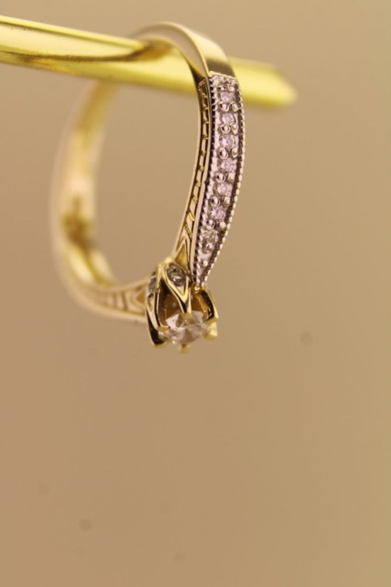 Prsteň- diamant- 0,15 ct- H/Si2- kombinované zlato- 14 karátov