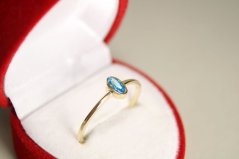 Zlatý prsteň s akvamarínovým zirkónom, žlté zlato, veľkosť 54, 1,02 g, 14 karátov 585/1000