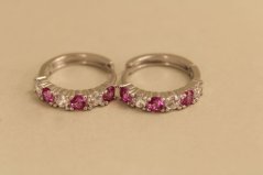 Náušnice- kruhy- rúžové a číre zirkóny- zacvakávacie- rhódiované striebro