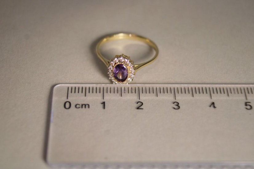Prsteň- fialový zirkón-žlté zlato-14K