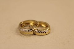 Náušnice- krúžky- gravír- zacvakávacie- viacfarebné zlato- 14K