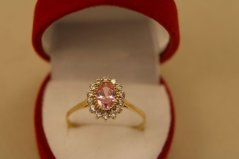 Prsteň- ružový kameň- číre zirkóny- viacfarebné zlato- 14 karátov