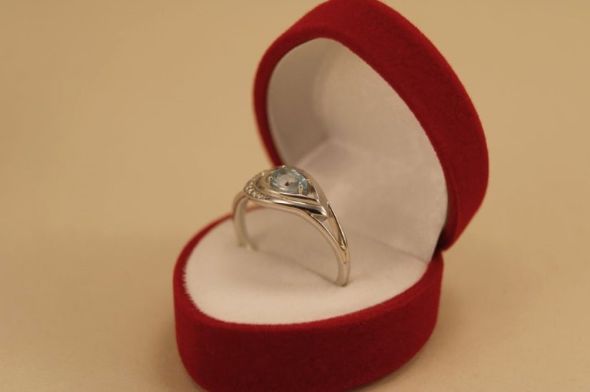 Prsteň - modrý Topás - číre zirkóny - rhodium - striebro