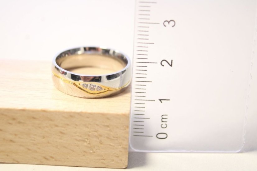 Prsteň- číre zirkóny- kombinovaná chirurgická oceľ