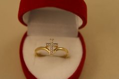 Prsteň- kríž- číre zirkóny- viacfarebné zlato- 14 karátov