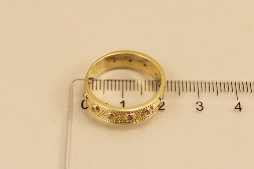 Zlatý ružencový prsteň, v kombinácii s bielymi doplnkami a čírymi zirkónmi, 14k 585/1000