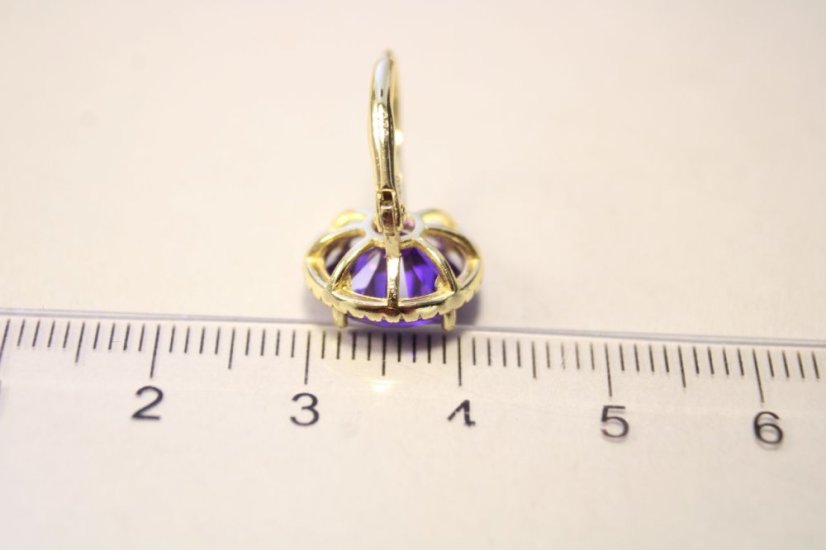 Elegantné strieborné pozlátené náušnice s veľkým fialovým kameňom, číre zirkóny, klasické zapínanie, 5,10g, 925/1000