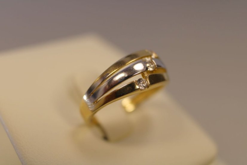 Kombinovaný zlatý prsteň, viacfarebné zlato, zirkóny, veľkosť 55, 2,69 g , 14k, 585/1000 - Materiál: Zlato, Farba zlata: Viacfarebné zlato, Druh kameňa: ZIRKÓN, Farba kameňa: Číry, Veľkosť prsteňa: 55, Váha (g): 2,69, Rýdzosť: 14 karátov 585/1000