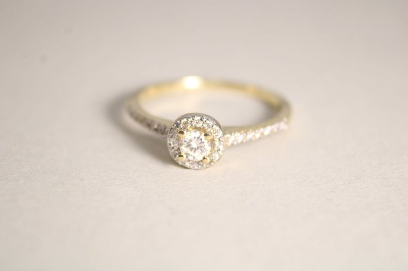 Diamantový prsteň zo žltého zlata s centrálnym briliantom 0,15 ct H/Si2, veľkosť 54, 2,01 g, 14 karátov 585/1000