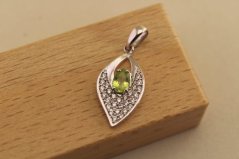 Prívesok-zelený Olivín-číre zirkóny-rhodium-striebro