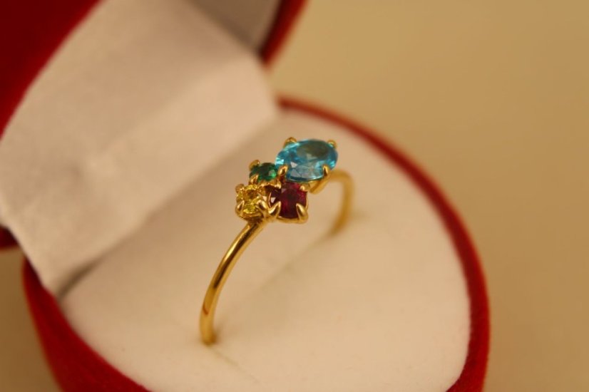 Prsteň-farebné zirkóny-žlté zlato-14 karátov