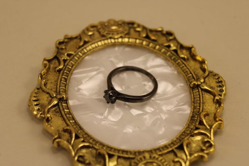 Zlatý prsteň s rutheniom a čiernym diamantom 0,65 ct - 14 karátov
