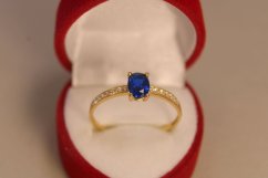 Prsteň-modrý zirkón-žlté zlato-14 karátov