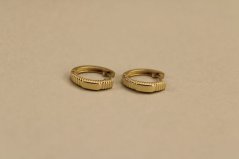 Náušnice - rebrovaný povrch - oválny kruhový dizajn - žlté zlato - 14K