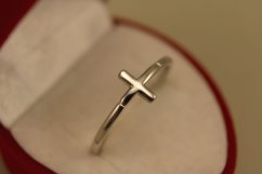 Prsteň- kríž bez kamienkov-rhodium-striebro