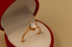 Prsteň- číry zirkón- rúžové zlato- 14 karátov