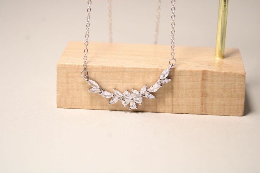 Strieborný náhrdelník so zirkónmi, rhodium, 43-48 cm, 2,58 g, 925/1000