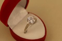 Prsteň - číry zirkón - rhodium - zirkón