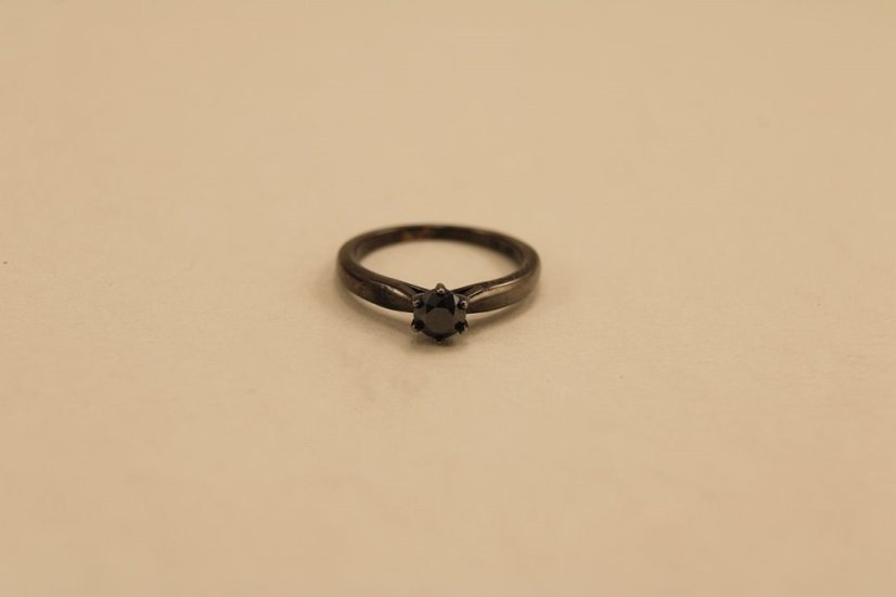 Zlatý prsteň s rutheniom a čiernym diamantom 0,65 ct - 14 karátov
