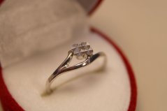 Prsteň s jemným vzorom-rhodium-striebro