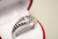 Strieborný prsteň tvar organických dún, číre zirkóny, veľkosť 54, 4,08g, rhódium, 925/1000