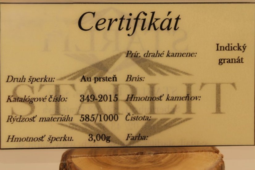 Prsteň- Indický granát- zirkóny- žlté zlato- 14 karátov
