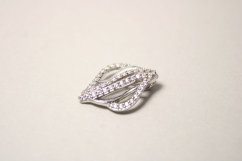 Elegantný strieborný prívesok s čírymi zirkónmi, rhodium, 1,44 g, 925/1000