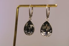 Náušnice-čierny swarovski crystals- rhodiované striebro-klasické zapínanie