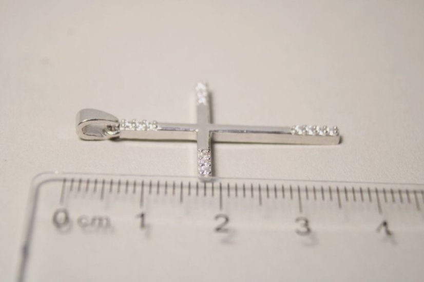 Strieborný prívesok krížik, číre okrúhle zirkóny na cípoch, rhodium, 1,84 g, 925/1000