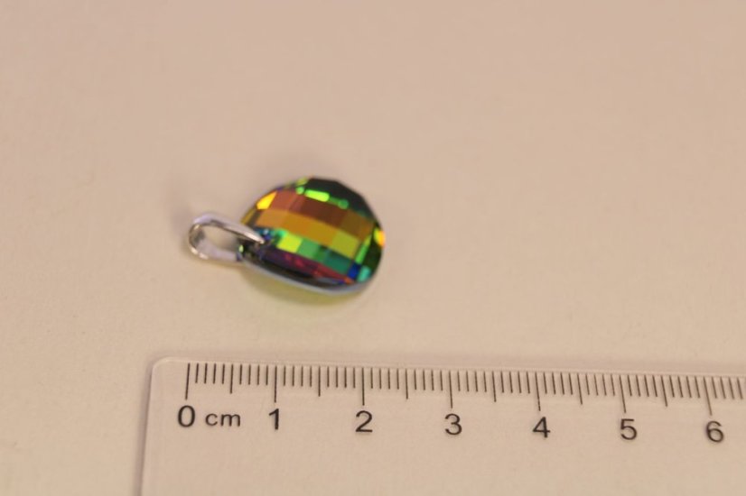 Prívesok swarovski crystals v tvare kruhu, striebro, 3,07g, 925/1000 - Materiál: Rhodiované striebro, Druh kameňa: SWAROVSKI PRÍRODNÝ KAMEŇ, Farba kameňa: Rôznofarebný, Váha (g): 3,07, Rýdzosť: STRIEBRO 925/1000