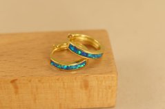 Náušnice- krúžky- modrý opál- zacvakávacie- pozlátené striebro