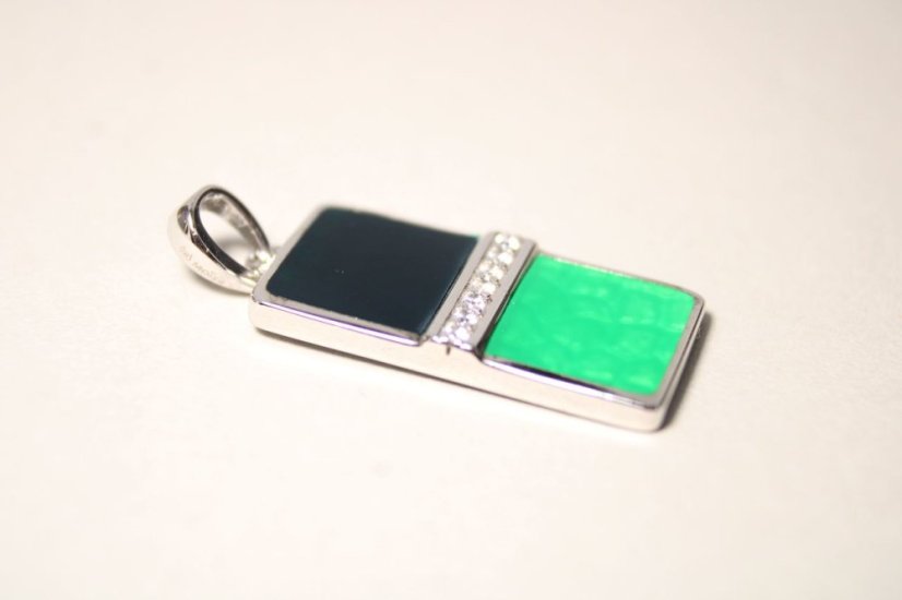 Strieborný prívesok s farebným smaltom a zirkónmi, rhodium, 4,57 g, 925/1000