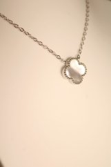 Strieborná celebritka s príveskom ďatelinka, perleť, rhodium, 42-45 cm, 2,64 g, 925/1000