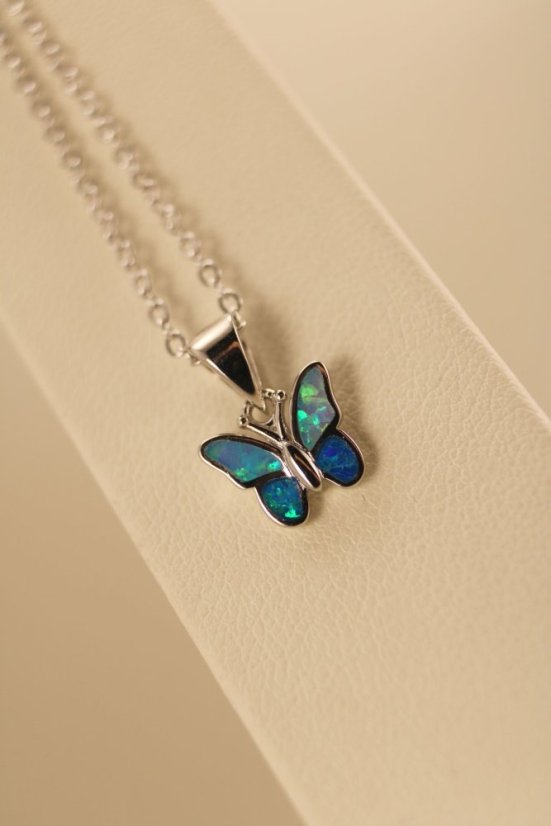 Retiazka- celebritka- motýľ- modrý opál- rhódiované striebro