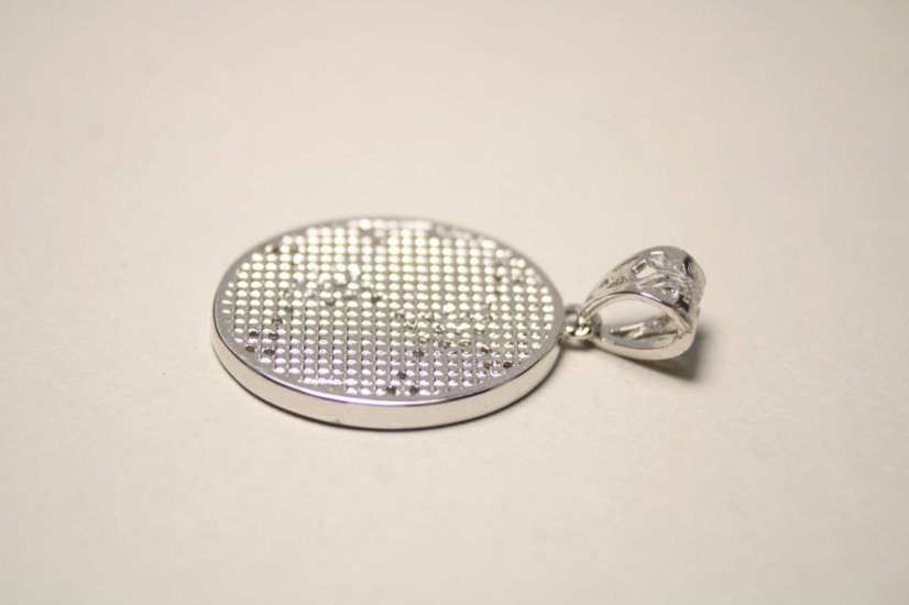Strieborný prívesok ovál s kvetmi , čierny smalt a číre zirkóny, rhodium, 4,57 g, 925/1000