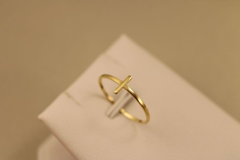 Prsteň -  kríž - žlté zlato - 14K