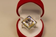 Prsteň- štvorcový vzor- číry swarovski crystal- rhodiované striebro