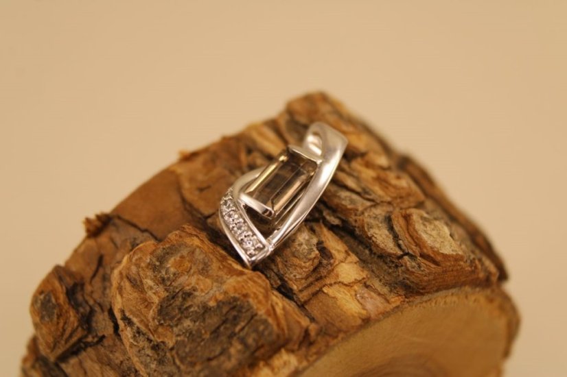 Prívesok - hnedo-šedý kremeň- číre zirkóny-rhodium-striebro