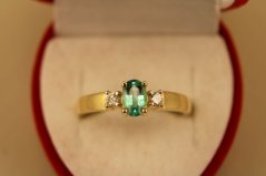 Zlatý prsteň so smaragdom 0,40 ct, diamanty 0,08ct H SI2, veľkosť 54 2,35g 14k 585/1000